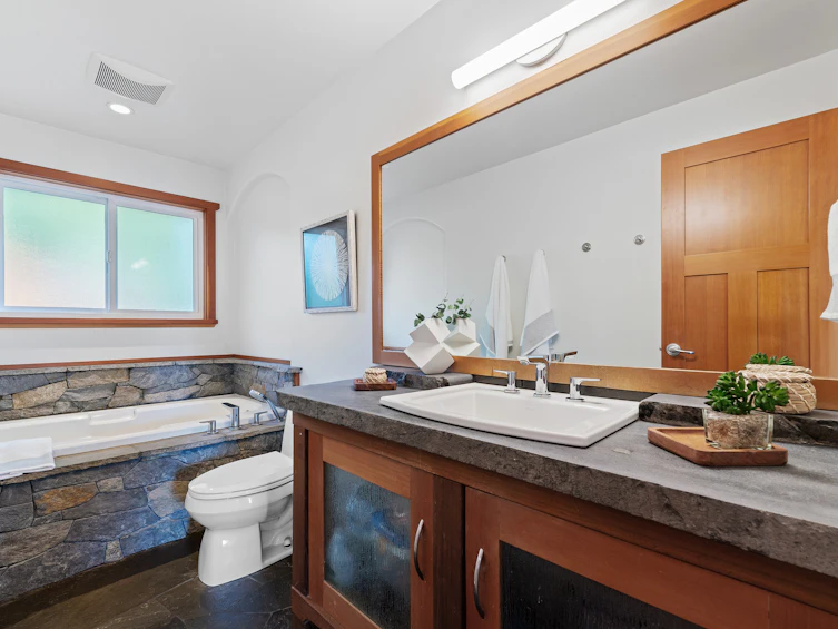 1668 Pierard Road, North Vancouver, BC, V7J 1Y2 - 34