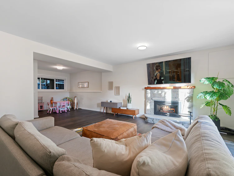 1668 Pierard Road, North Vancouver, BC, V7J 1Y2 - 41