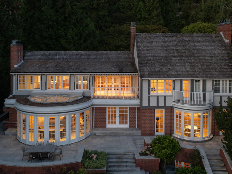 5240 Marine Drive, West Vancouver, BC, V7W 2P8