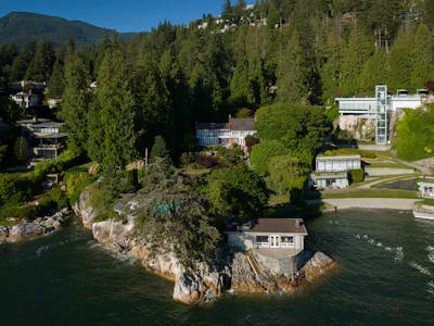 5240 Marine Drive - 3
