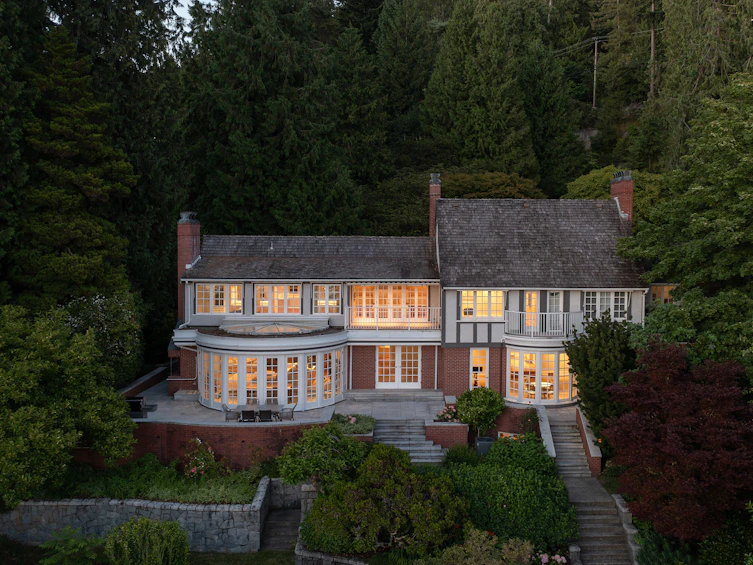5240 Marine Drive, West Vancouver, BC, V7W 2P8 - 5