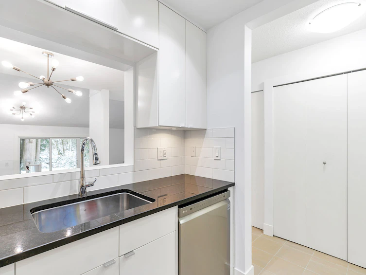 8577 Flowering Place, Burnaby, BC, V5A 4B4 - 7