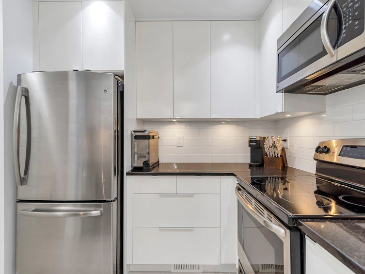 8577 Flowering Place, Burnaby, BC, V5A 4B4 - 4
