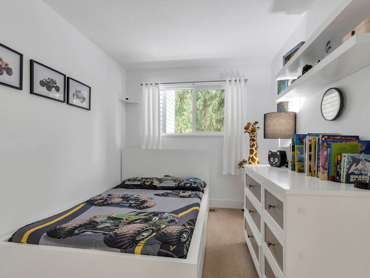 8577 Flowering Place, Burnaby, BC, V5A 4B4 - 17