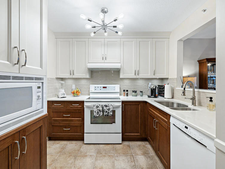 307-1050 Bowron Court, North Vancouver, BC, V7H 2X6 - 10