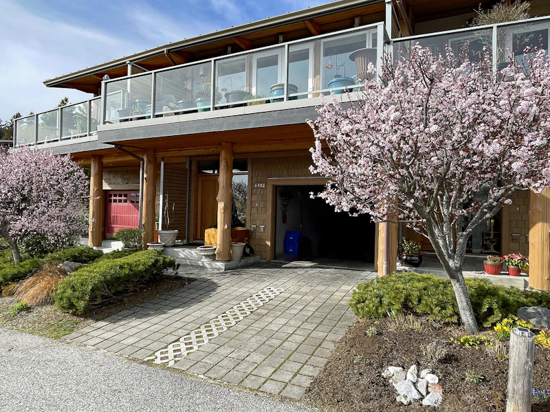6498 Wildflower Place, Sechelt BC