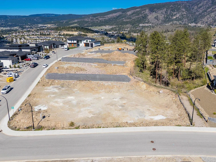 1642 Touriga Place, West Kelowna, BC, V4T 3B5 - 4