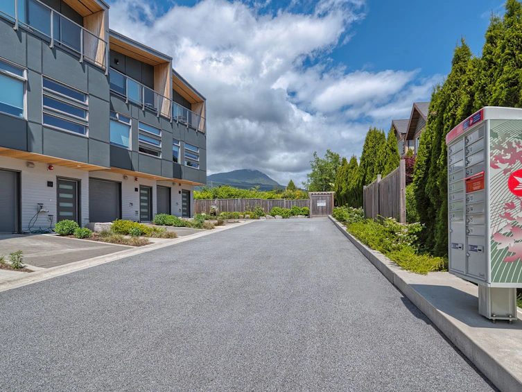 110-736 Gibsons Way, Gibsons, BC, V0N 1V9 - 2