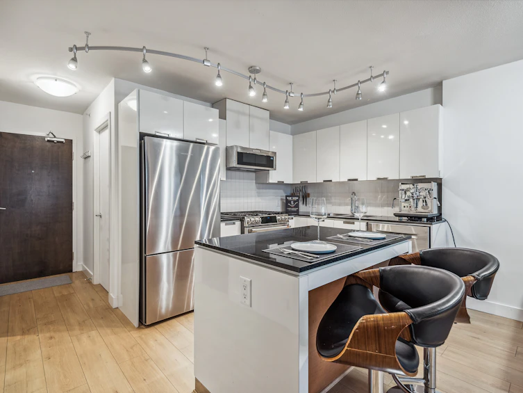 1002-151 W 2nd Street, North Vancouver, BC, V7M 3P1 - 14