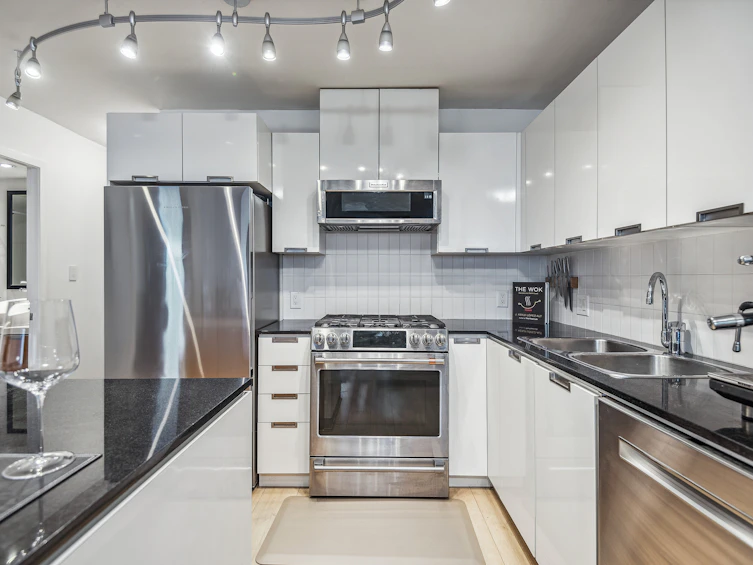 1002-151 W 2nd Street, North Vancouver, BC, V7M 3P1 - 16