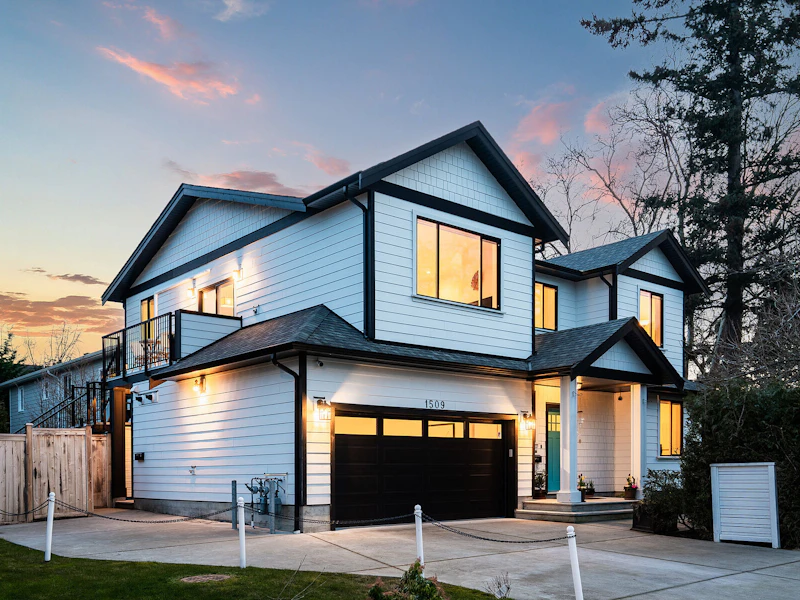 1509 San Juan Avenue, Saanich BC