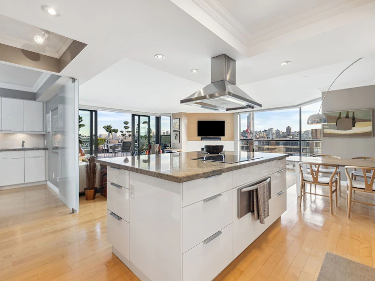 910-1450 Pennyfarthing Drive, Vancouver, BC, V6J 4X8 - 22