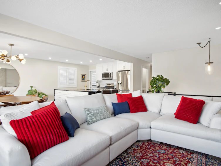 2728 Wall Street, Vancouver, BC, V5K 1A9 - 4