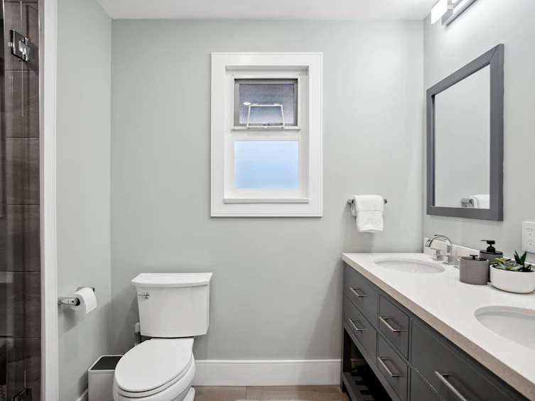 2728 Wall Street, Vancouver, BC, V5K 1A9 - 17