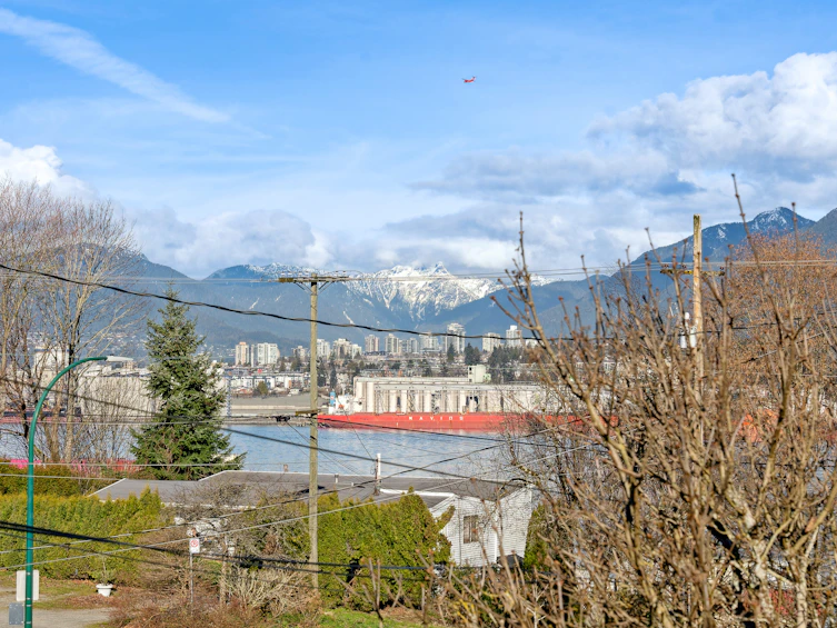 2728 Wall Street, Vancouver, BC, V5K 1A9 - 22