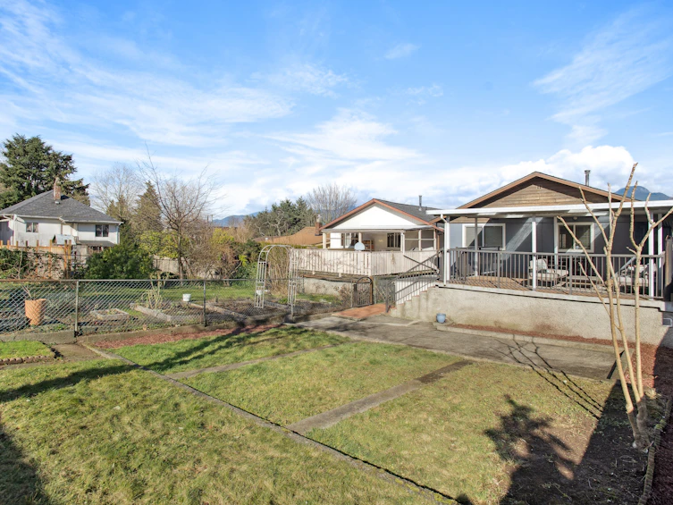 2728 Wall Street, Vancouver, BC, V5K 1A9 - 27