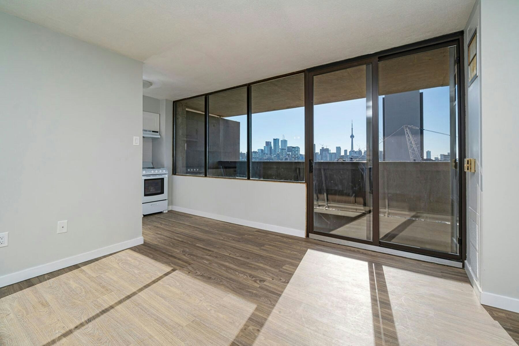 1004-720 Spadina Avenue, Toronto, ON, M5S 2T9