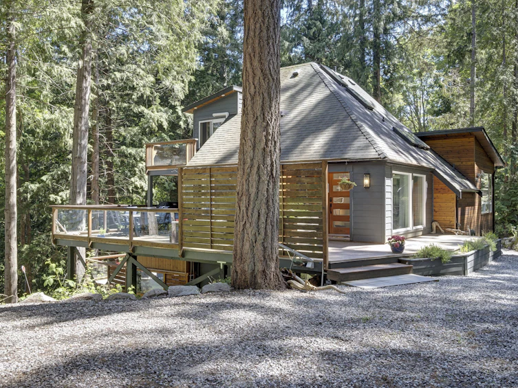 6163-6165 Coracle Drive, Sechelt, BC, V7Z 0C9 - 6
