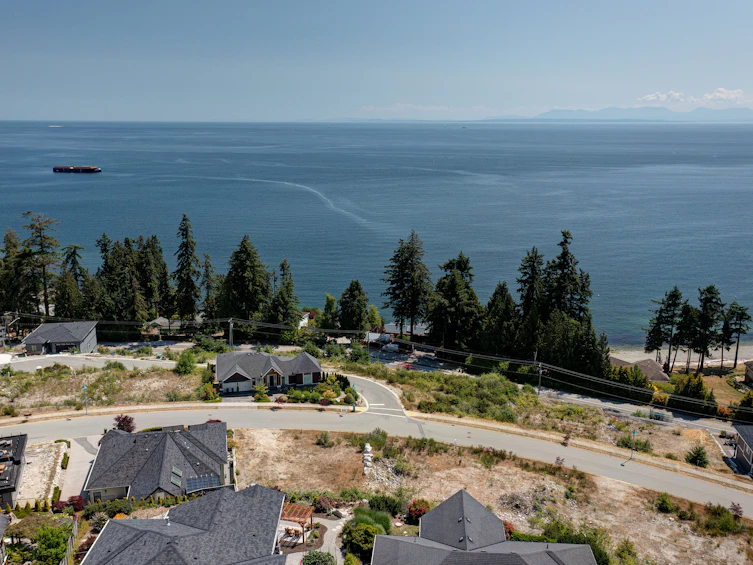 5972 Barnacle Street, Sechelt, BC, V7Z 0V4