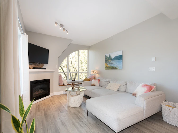 1111 Lynn Valley 405 Road, North Vancouver, BC, V7J 3V4 - 9