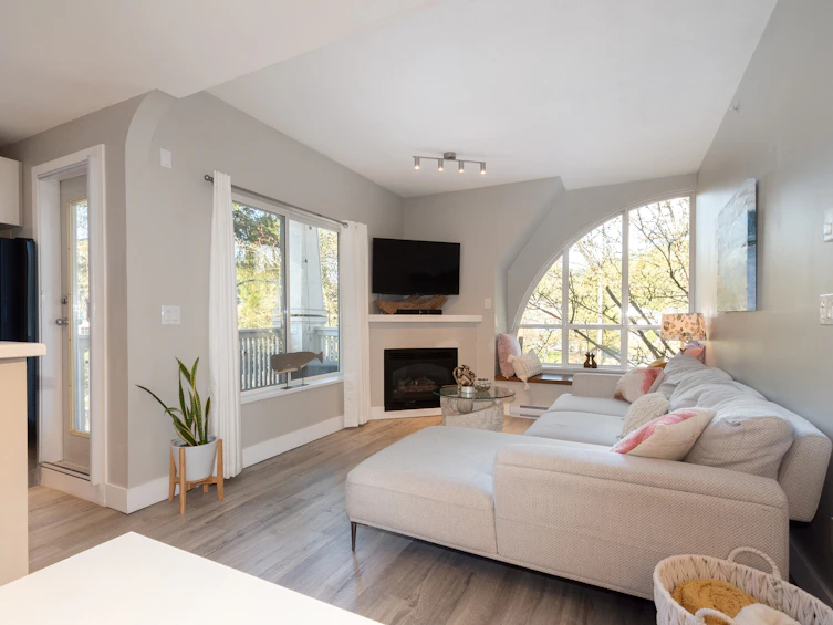 1111 Lynn Valley 405 Road, North Vancouver, BC, V7J 3V4 - 10