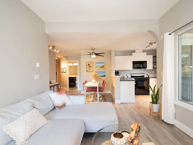 1111 Lynn Valley 405 Road, North Vancouver, BC, V7J 3V4 - 13
