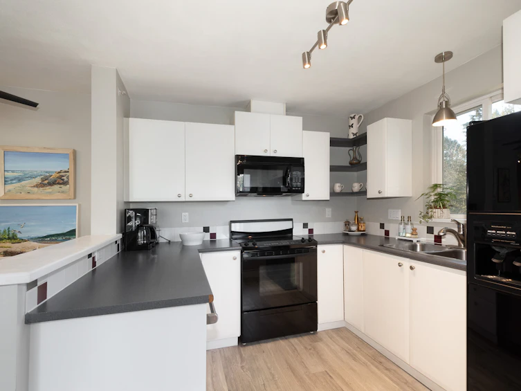 1111 Lynn Valley 405 Road, North Vancouver, BC, V7J 3V4 - 19