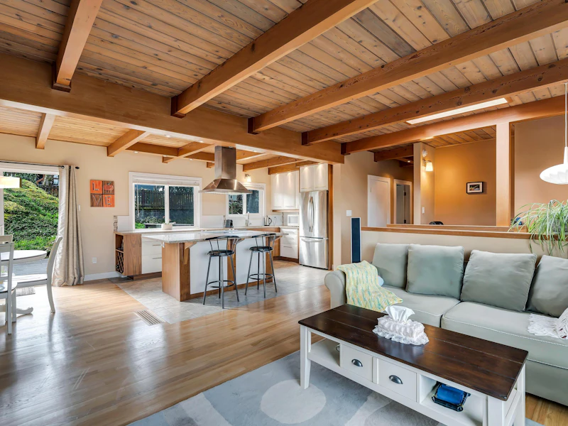 1005 Karen Crescent, Saanich BC V8X 3C7