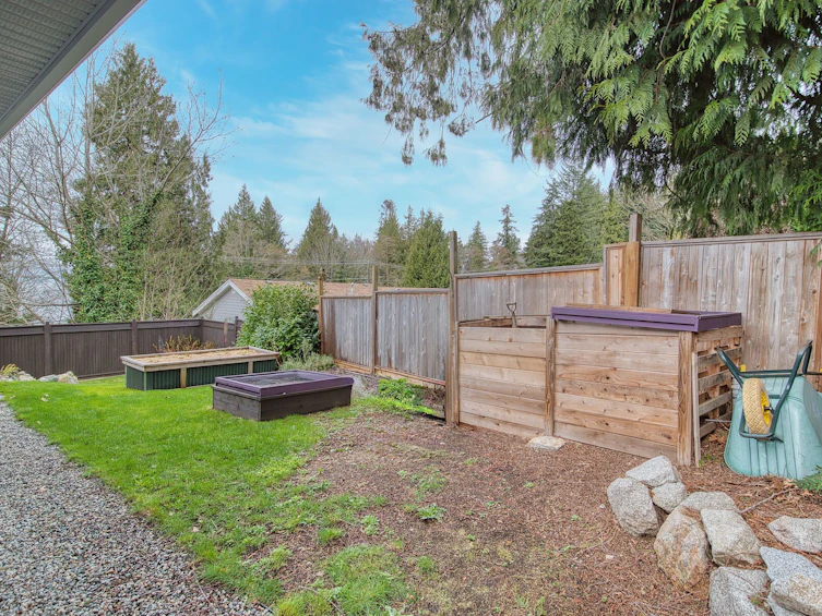 5206 Heather Road, Sechelt, BC, V7Z 0B9 - 16