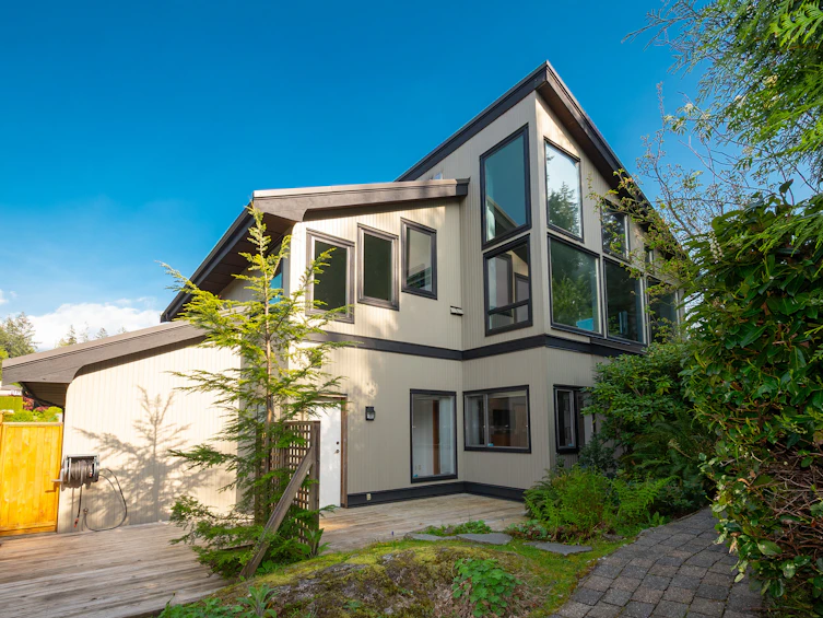 1605 Lockehaven Road, North Vancouver, BC, V7G 2H3