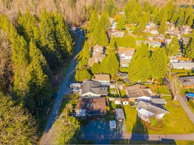 1876 Vera Road, Cultus Lake, BC, V2R 4X1 - 5