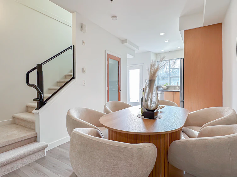 8890 Selkirk Street, Vancouver, BC, V6P 4J8 - 8