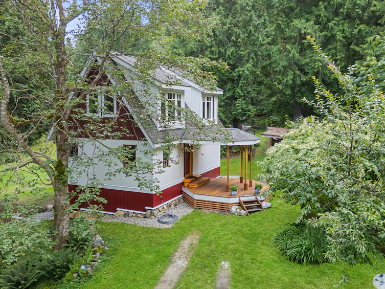 6121 Golf Course Road, Sechelt, BC, V7Z 0R2