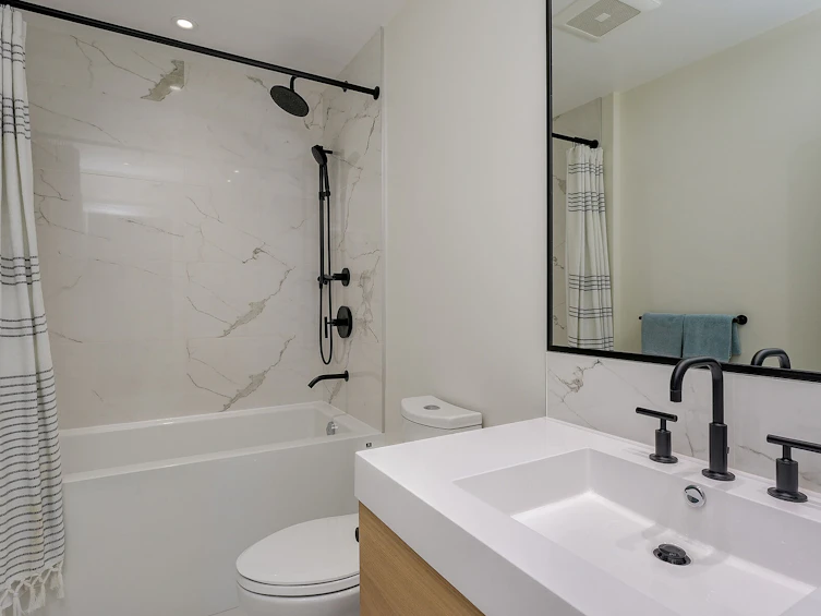 101-986 Heywood Avenue, Victoria, BC, V8V 2Y6 - 22
