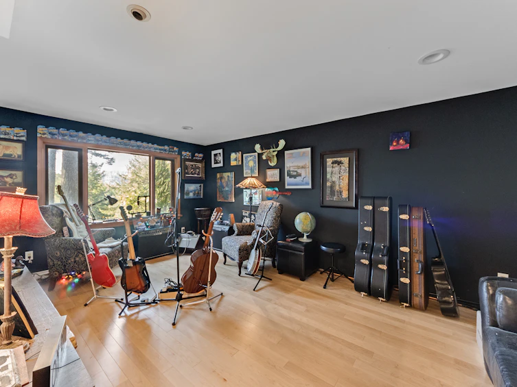 269 David Road, Bowen Island, BC, V0N 1G2 - 14