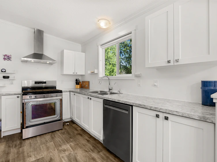1751 Blower Road, Sechelt, BC, V7Z 0A6 - 13