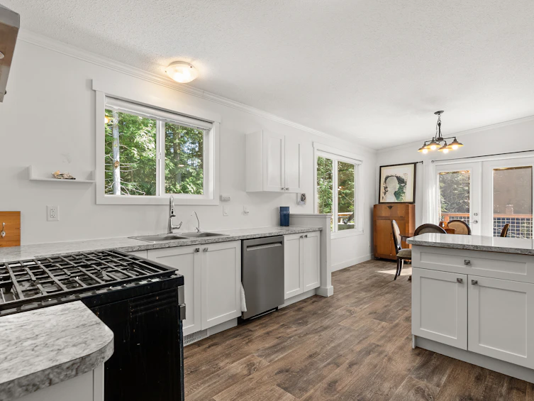 1751 Blower Road, Sechelt, BC, V7Z 0A6 - 14