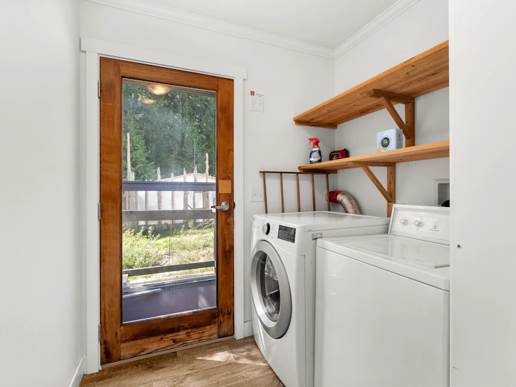 1751 Blower Road, Sechelt, BC, V7Z 0A6 - 33