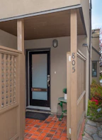 805 Ferry Row