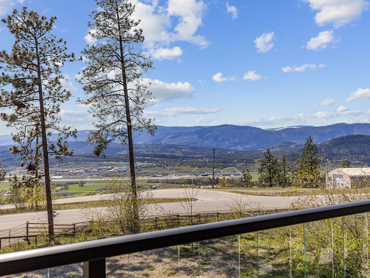 6025 Farmers Drive, Kelowna, BC, V1P 1A3 - 28