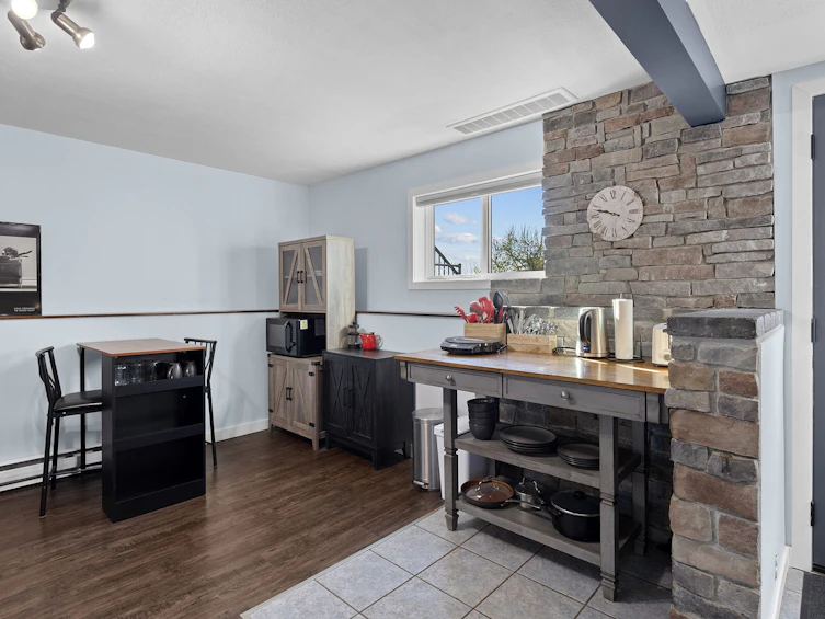 6025 Farmers Drive, Kelowna, BC, V1P 1A3 - 34
