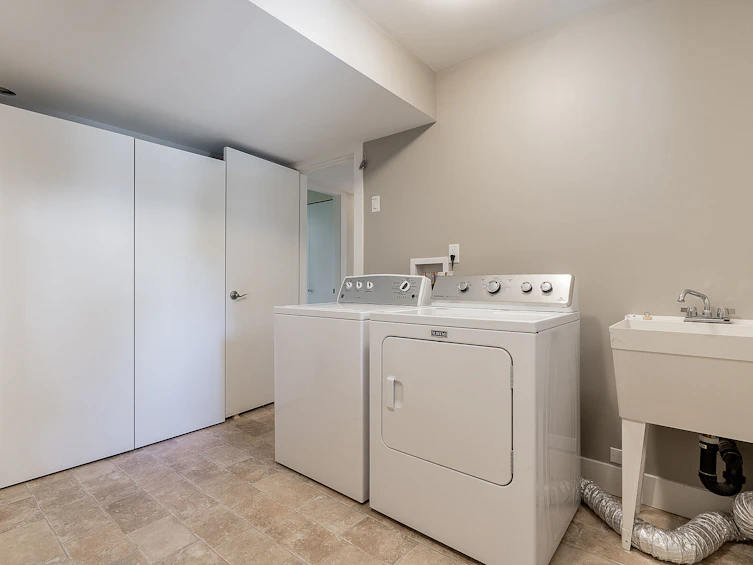 1588 Lynn Valley Road, North Vancouver, BC, V7J 2B3 - 21