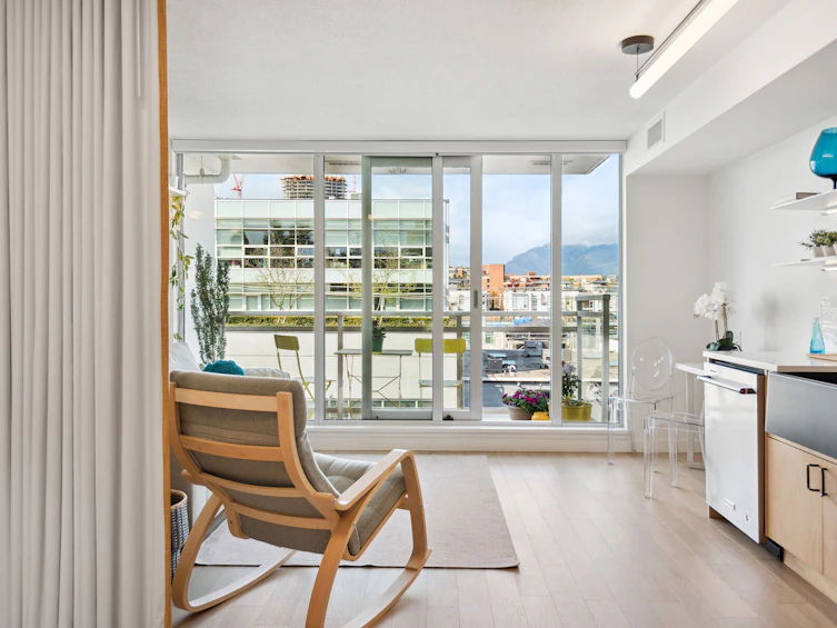 401-1635 W 3rd Avenue, Vancouver, BC, V6J 0B6 - 13