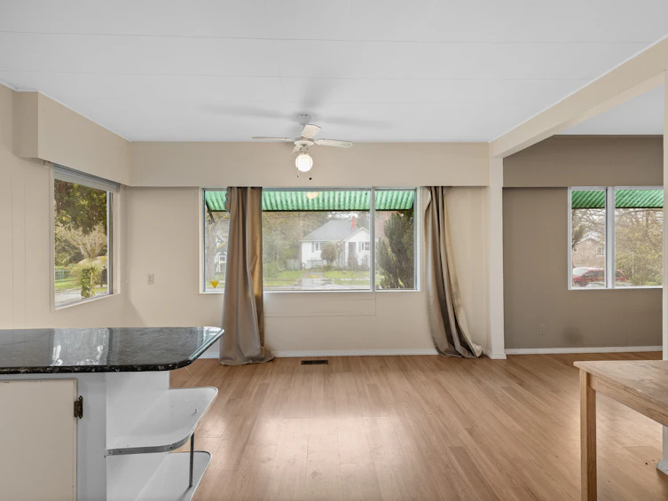 3265 Linwood Avenue, Saanich, BC, V8X 1E5 - 3