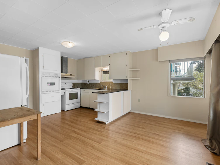 3265 Linwood Avenue, Saanich, BC, V8X 1E5 - 4