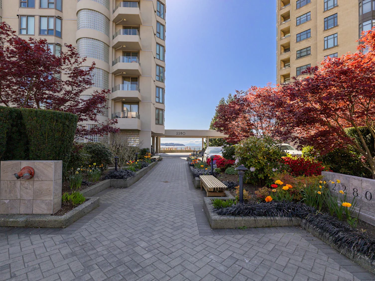 101-2280 Bellevue Avenue, West Vancouver, BC, V7V 1C6 - 2