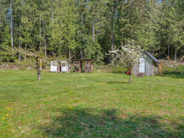 1546 Lockyer Road, Roberts Creek, BC, V0N 2W1 - 39