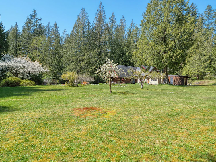 1546 Lockyer Road, Roberts Creek, BC, V0N 2W1 - 18