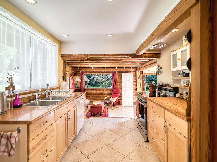 1546 Lockyer Road, Roberts Creek, BC, V0N 2W1 - 9