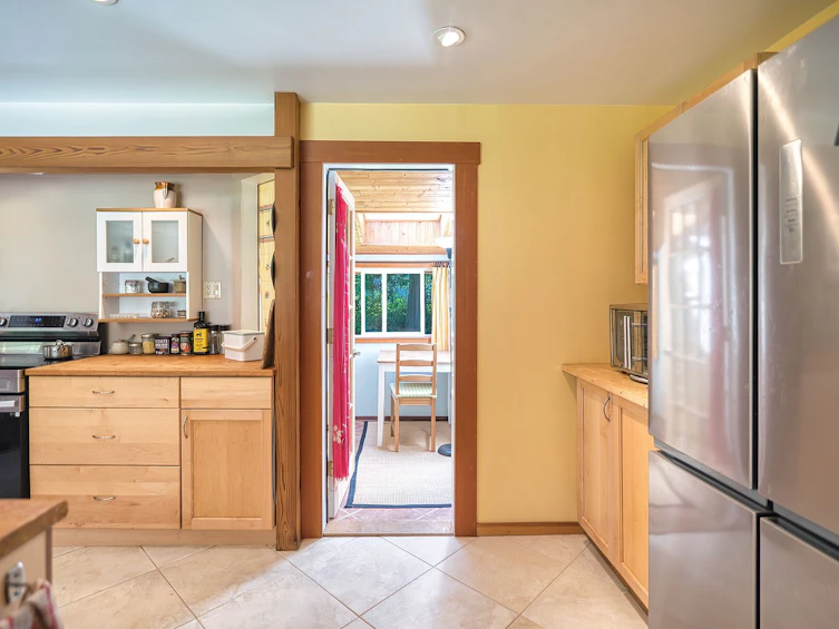 1546 Lockyer Road, Roberts Creek, BC, V0N 2W1 - 10